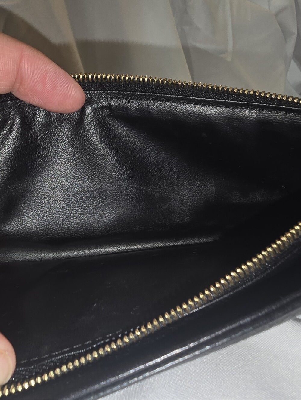 AUTHENTIC Louis Vuitton Long Wallet – Classic Flap & Clasp – Amelia Mahina-black - Picture 7 of 11